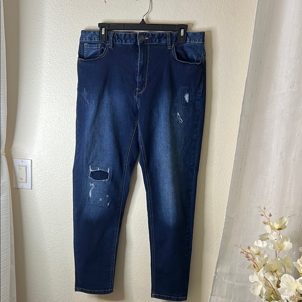 Avenue denim GIRLFRIEND  14 AV Jeans with Distressed Details